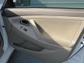 Super White - Camry LE Photo No. 19
