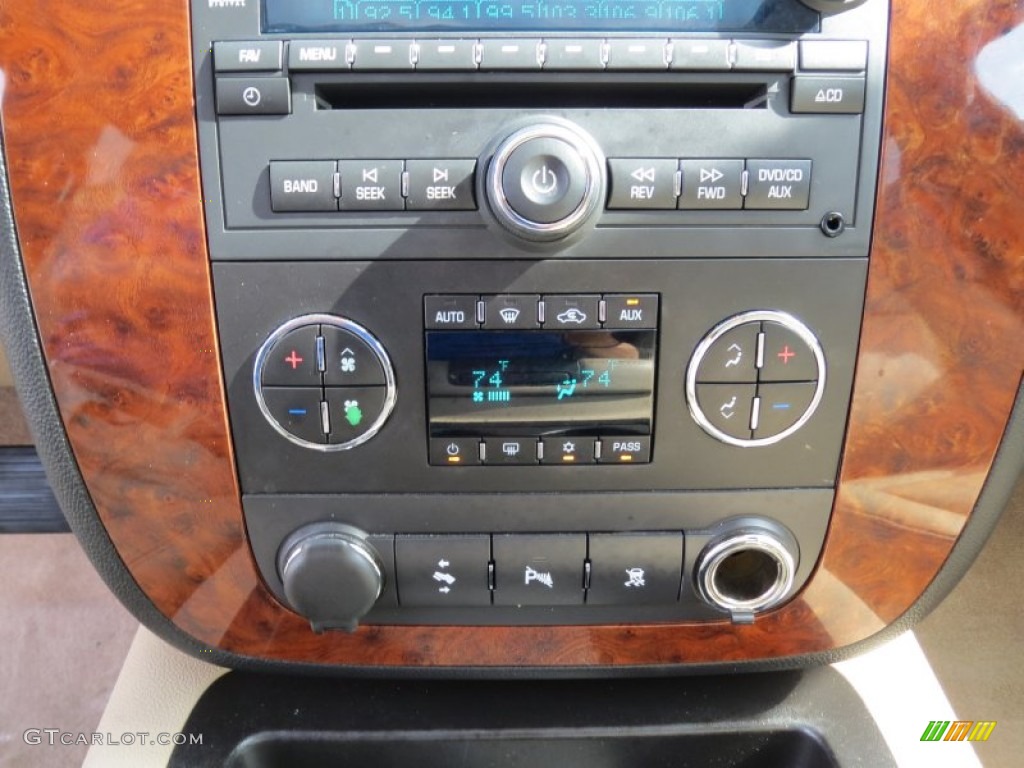 2007 Chevrolet Tahoe LT Controls Photo #71412745