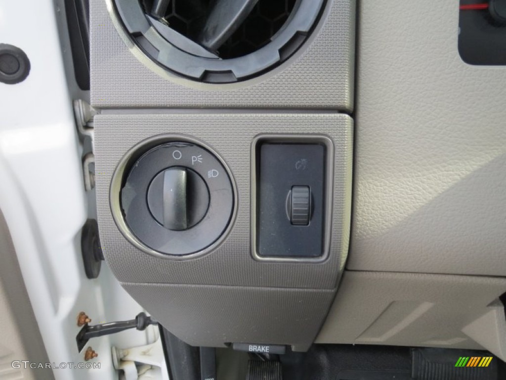 2009 Ford F250 Super Duty XL Regular Cab Controls Photos