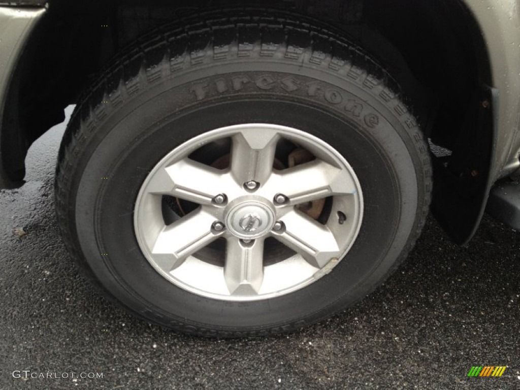 2004 Nissan Pathfinder SE 4x4 Wheel Photos