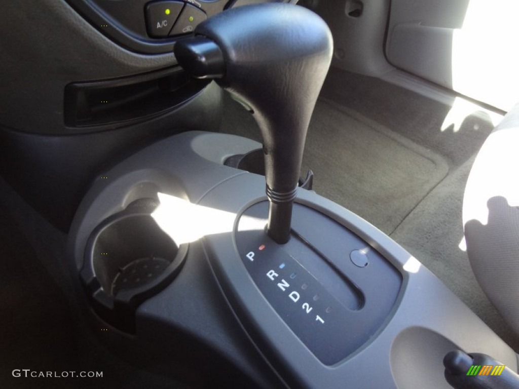 2005 Focus ZX4 SE Sedan - Liquid Grey Metallic / Dark Flint/Light Flint photo #25