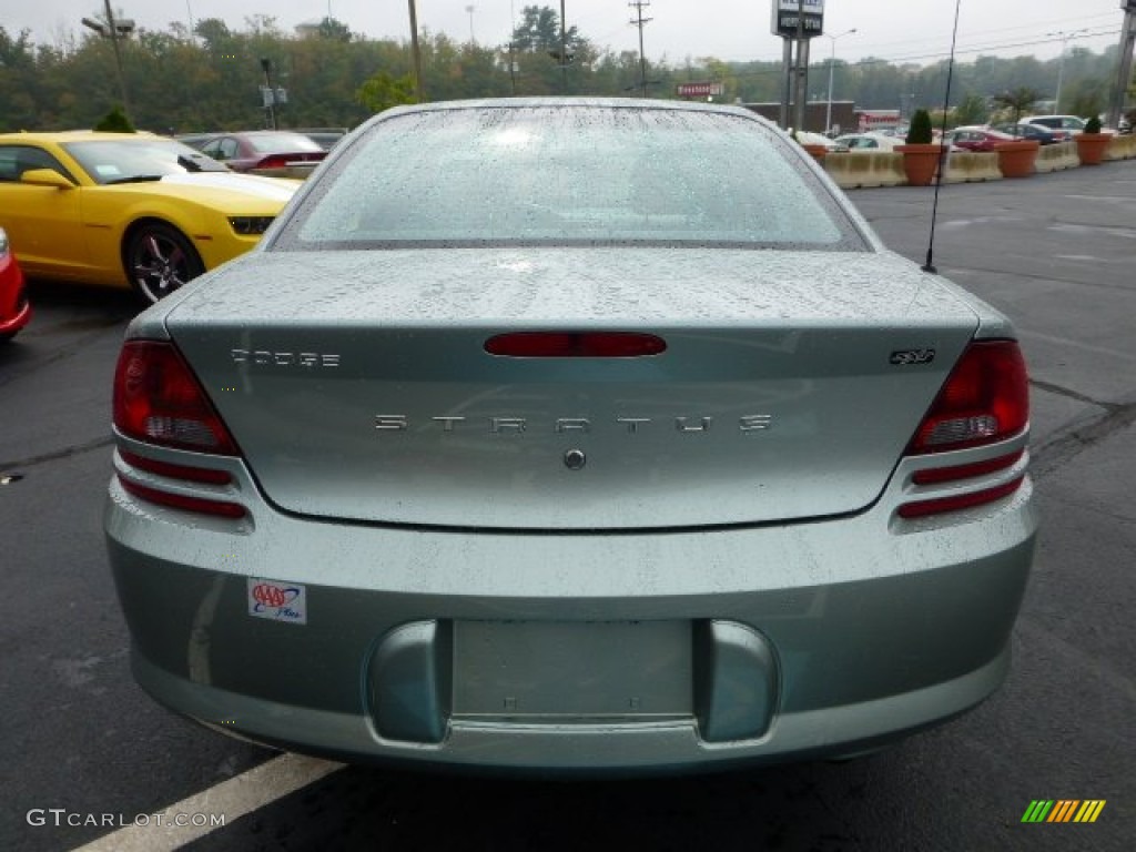 2004 Stratus SXT Sedan - Satin Jade Pearlcoat / Dark Taupe/Medium Taupe photo #4