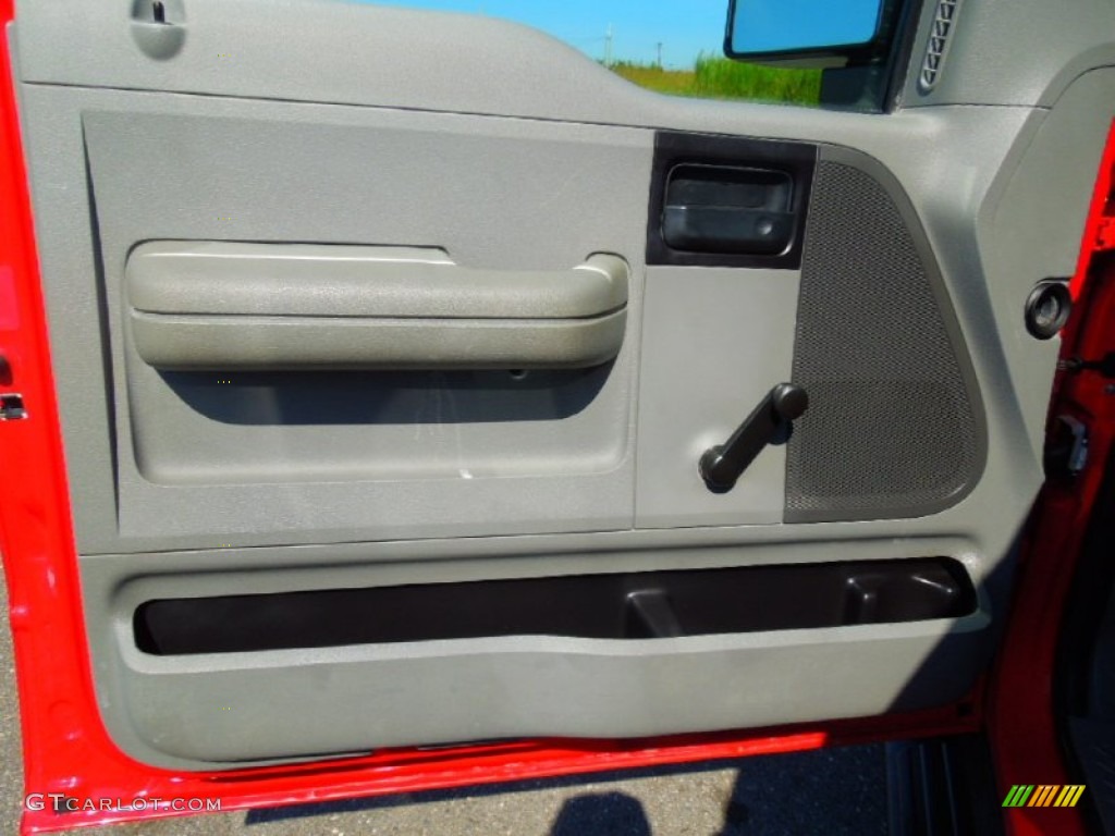 2006 F150 STX SuperCab 4x4 - Bright Red / Medium Flint photo #10
