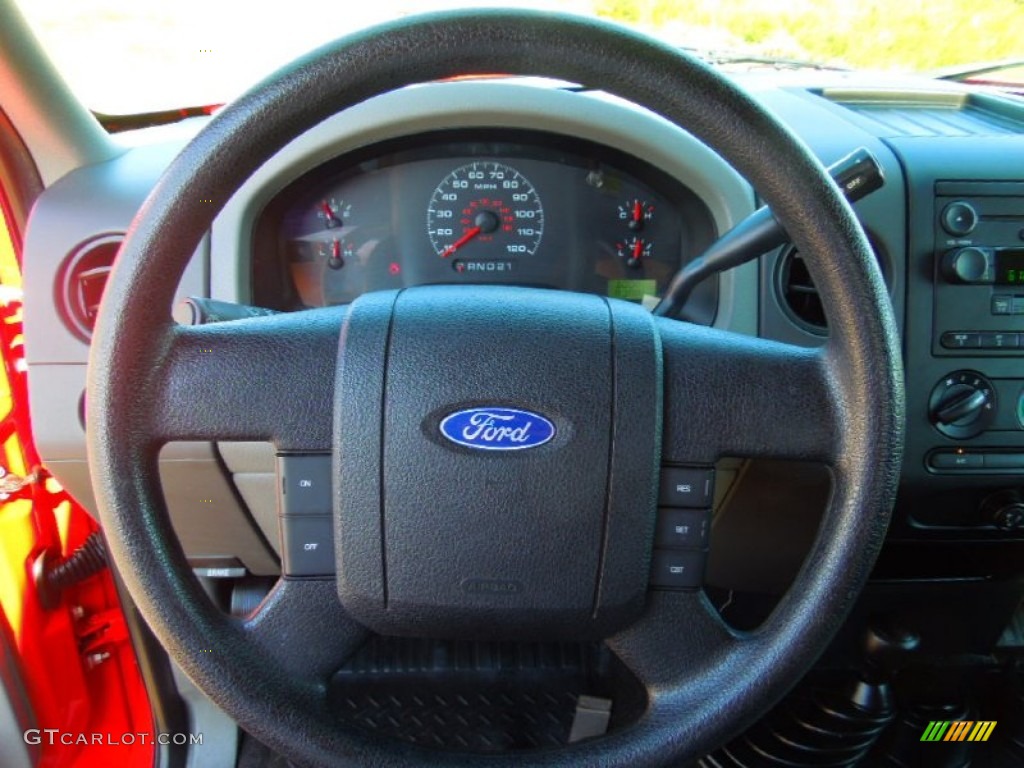 2006 F150 STX SuperCab 4x4 - Bright Red / Medium Flint photo #13