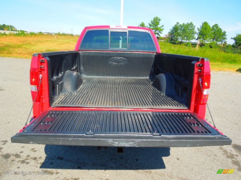 2006 F150 STX SuperCab 4x4 - Bright Red / Medium Flint photo #19