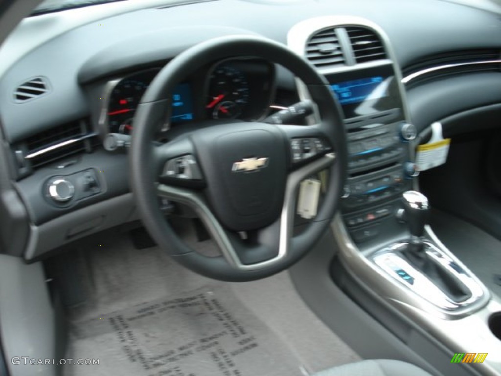 2013 Malibu LS - Champagne Silver Metallic / Jet Black/Titanium photo #10