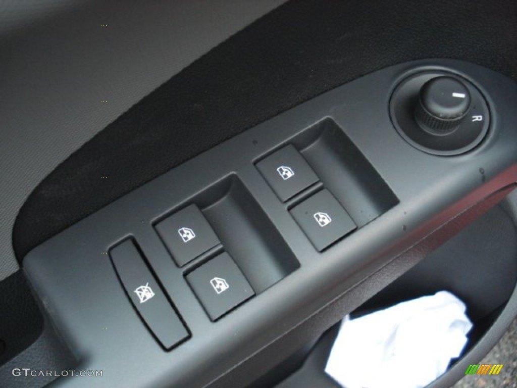 2013 Chevrolet Sonic LT Hatch Controls Photo #71425981