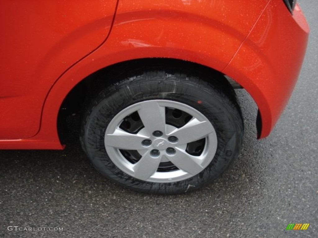 2013 Chevrolet Sonic LS Hatch Wheel Photo #71426095