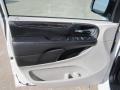 Stone White - Grand Caravan Crew Photo No. 14