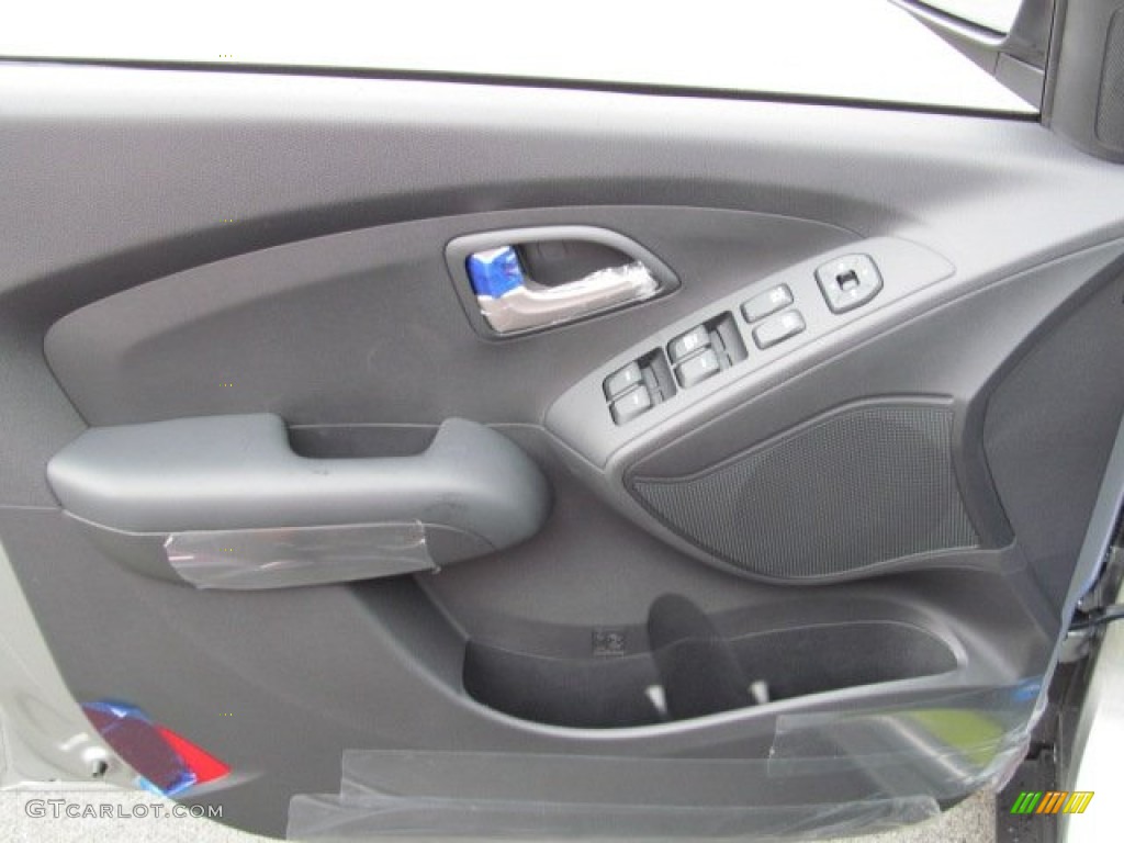 2013 Hyundai Tucson GL Black Door Panel Photo #71428733