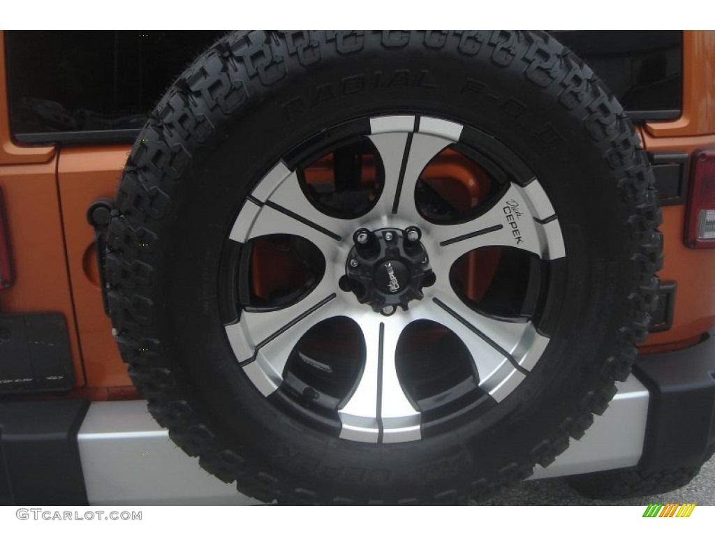 2011 Wrangler Sahara 4x4 - Mango Tango Pearl / Black photo #5