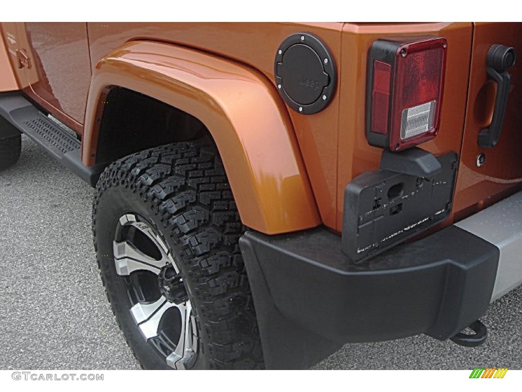 2011 Wrangler Sahara 4x4 - Mango Tango Pearl / Black photo #9