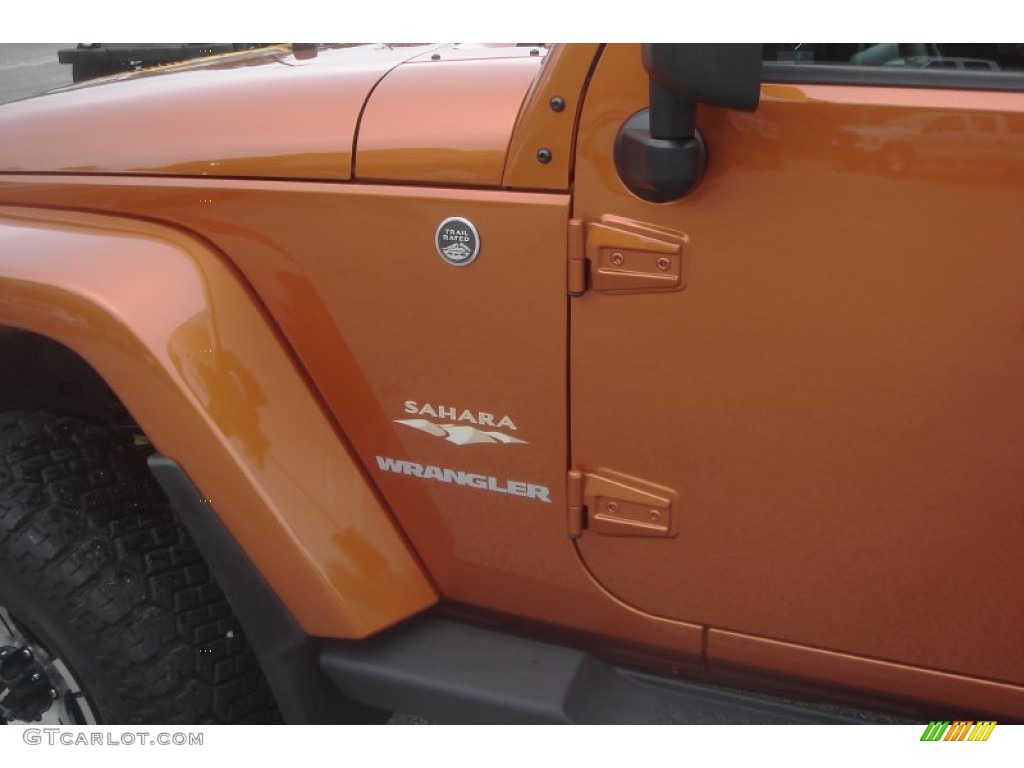 2011 Wrangler Sahara 4x4 - Mango Tango Pearl / Black photo #15