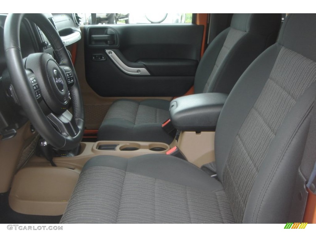 2011 Wrangler Sahara 4x4 - Mango Tango Pearl / Black photo #23