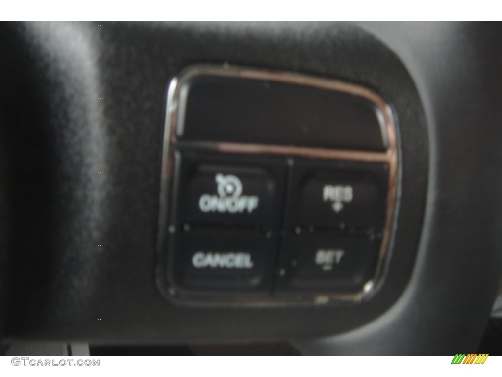 2011 Wrangler Sahara 4x4 - Mango Tango Pearl / Black photo #28