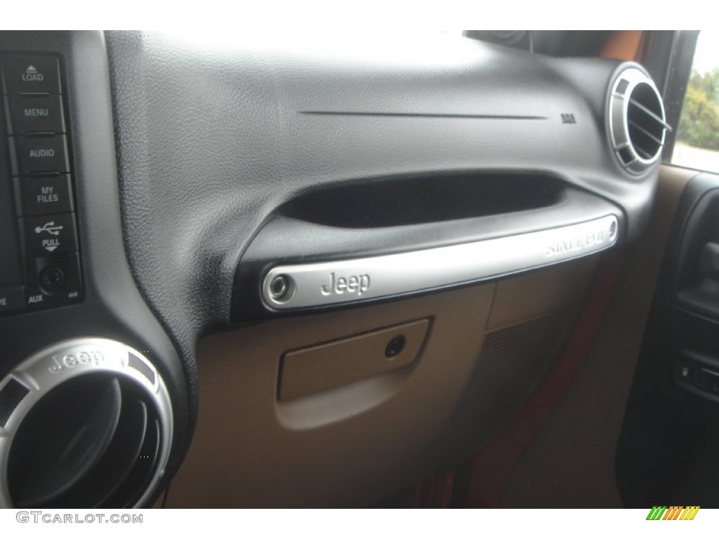 2011 Wrangler Sahara 4x4 - Mango Tango Pearl / Black photo #37