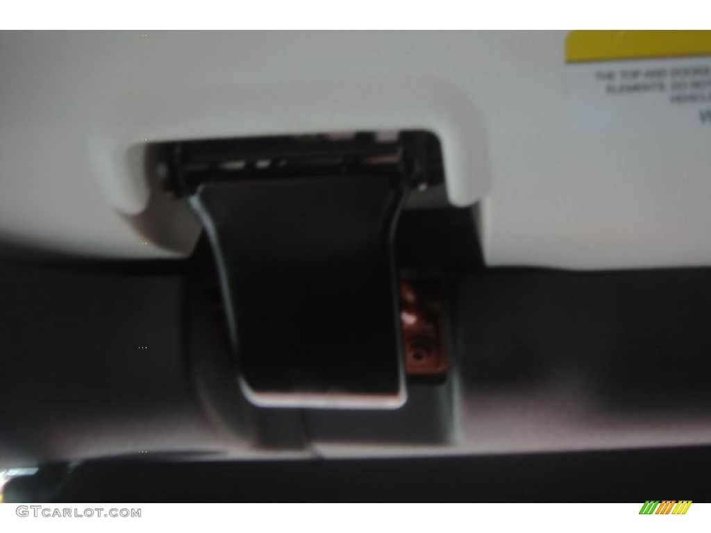 2011 Wrangler Sahara 4x4 - Mango Tango Pearl / Black photo #38