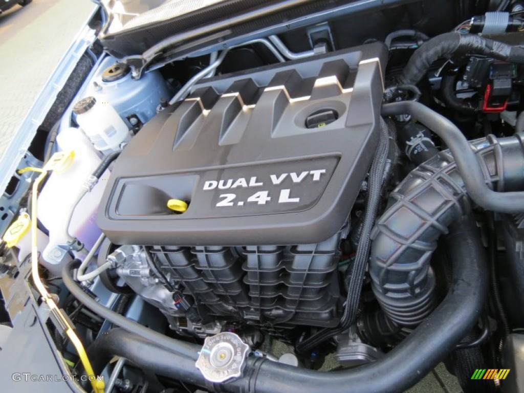 2013 Chrysler 200 Touring Sedan 2.4 Liter DOHC 16-Valve Dual VVT 4 Cylinder Engine Photo #71430593