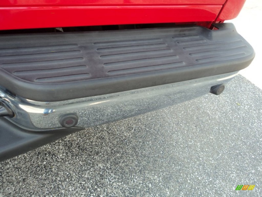 2002 F350 Super Duty Lariat Crew Cab 4x4 Dually - Red / Medium Parchment photo #25