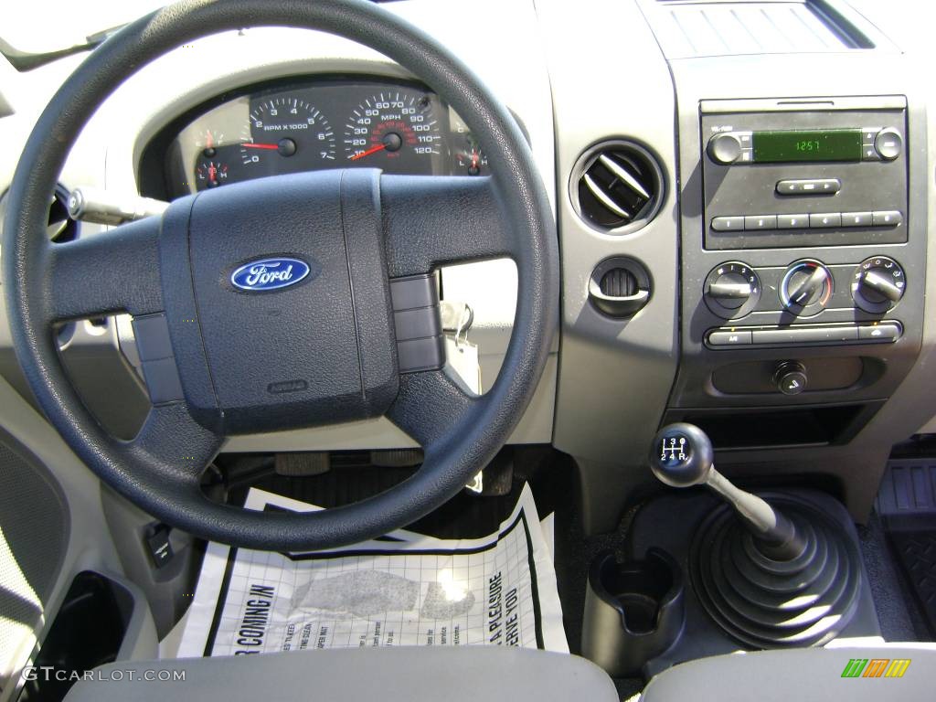 2005 F150 XL Regular Cab - Dark Toreador Red Metallic / Medium Flint Grey photo #26