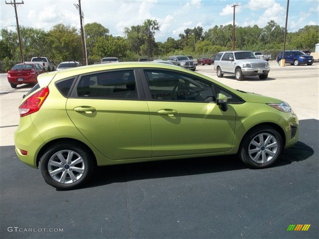 2013 Fiesta SE Hatchback - Lime Squeeze / Charcoal Black photo #9