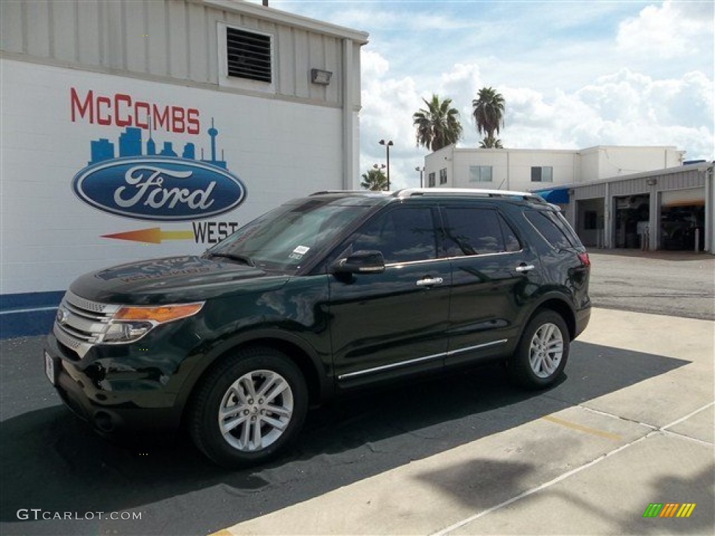 2013 Explorer XLT - Green Gem Metallic / Medium Light Stone photo #1