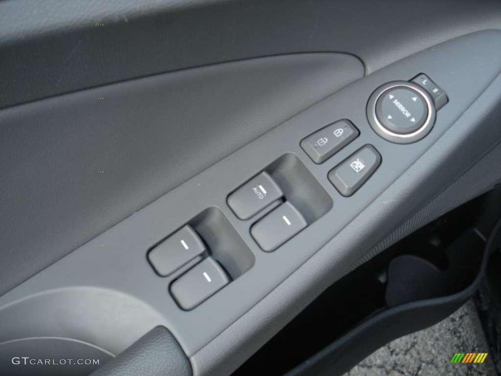 2011 Sonata Limited - Midnight Black / Black photo #15