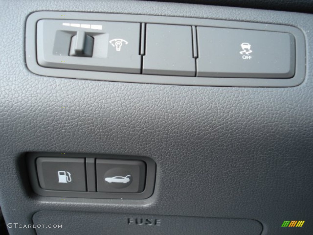 2011 Sonata Limited - Midnight Black / Black photo #22