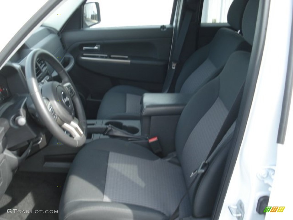 2011 Jeep Liberty Renegade 4x4 Front Seat Photo #71438301