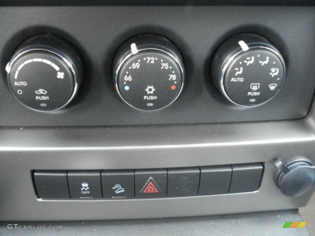 2011 Jeep Liberty Renegade 4x4 Controls Photo #71438354
