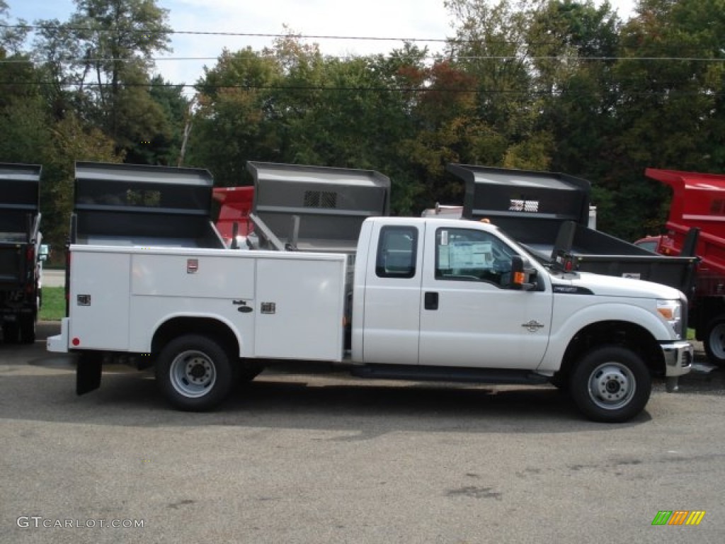 Oxford White Ford F350 Super Duty