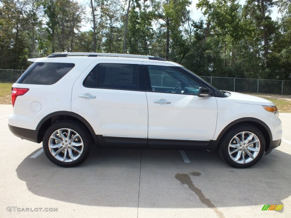 2013 Explorer XLT - White Platinum Tri-Coat / Medium Light Stone photo #2