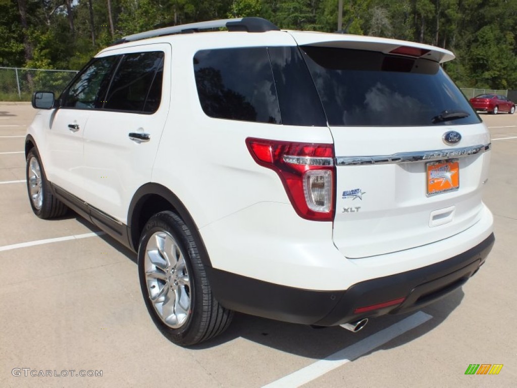 2013 Explorer XLT - White Platinum Tri-Coat / Medium Light Stone photo #8