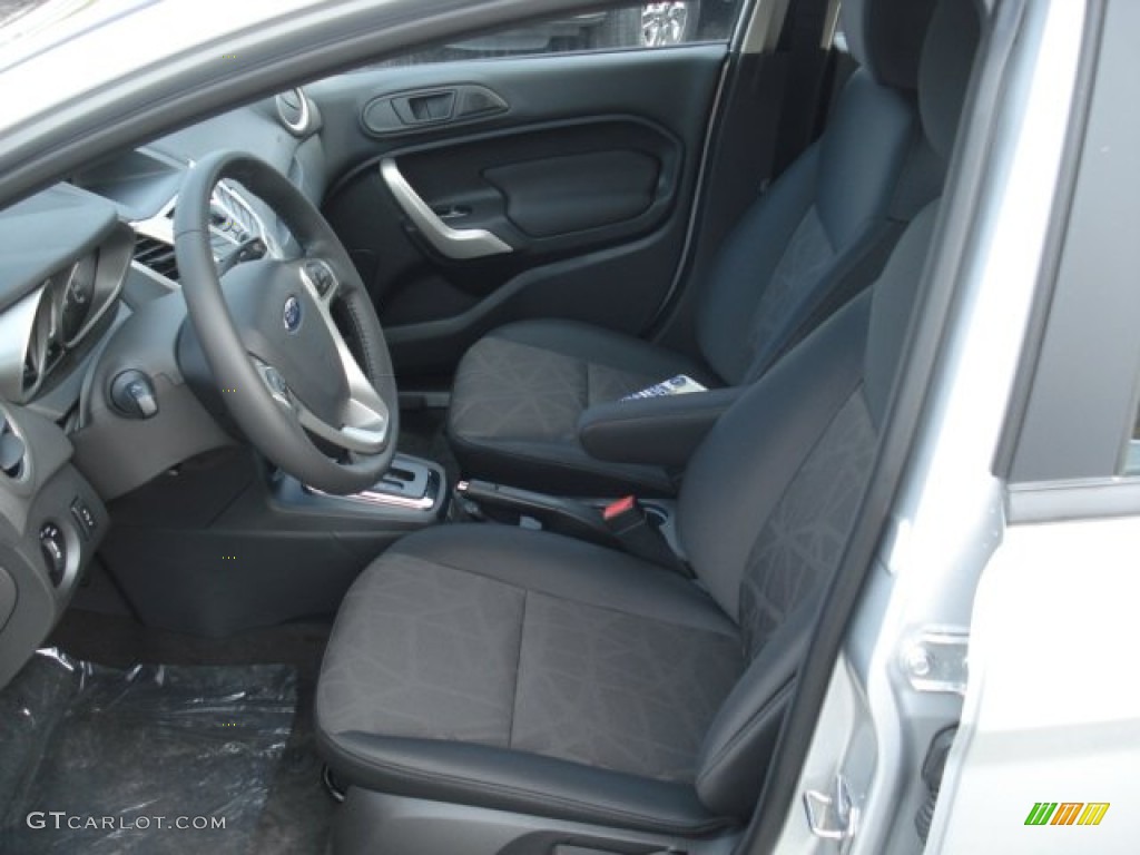 2013 Fiesta SE Sedan - Ingot Silver / Charcoal Black photo #11