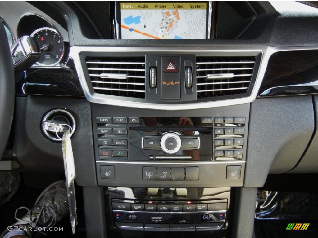 2011 Mercedes-Benz E 350 Sedan Controls Photo #71443367