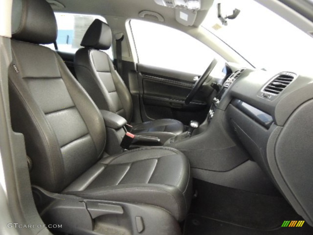 Titan Black Interior 2010 Volkswagen Jetta SE SportWagen Photo #71443505