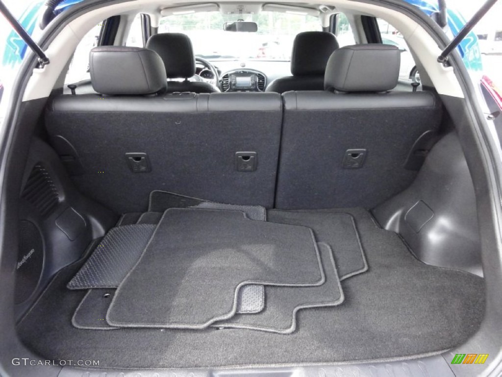 2011 Nissan Juke SL AWD Trunk Photos