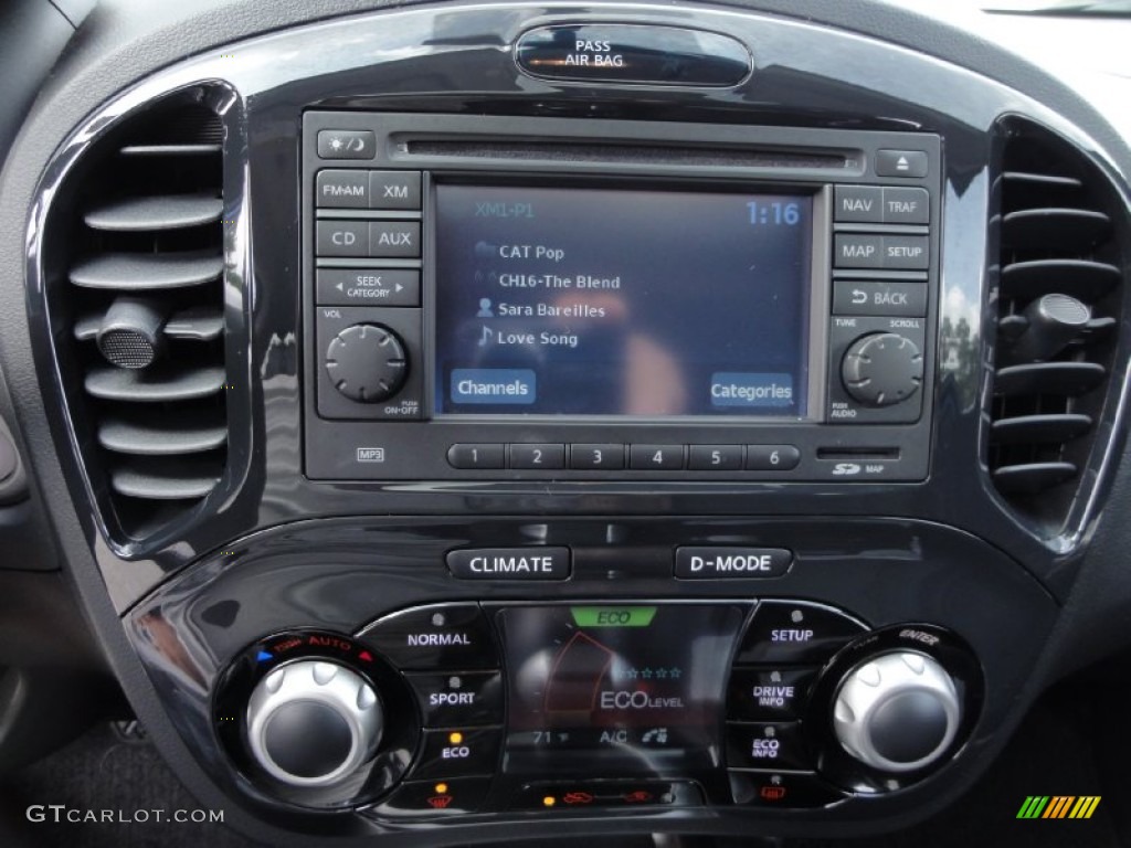 2011 Nissan Juke SL AWD Controls Photo #71445248