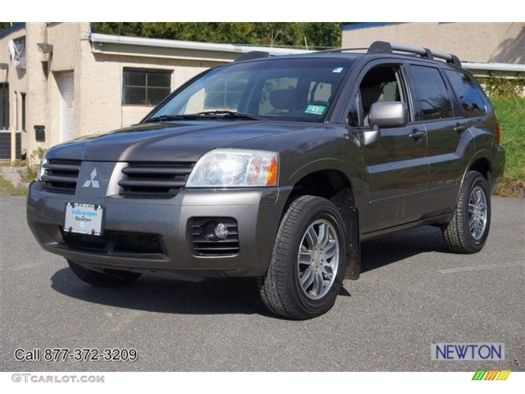 2004 Endeavor Limited - Mineral Beige Pearl / Charcoal Gray photo #57