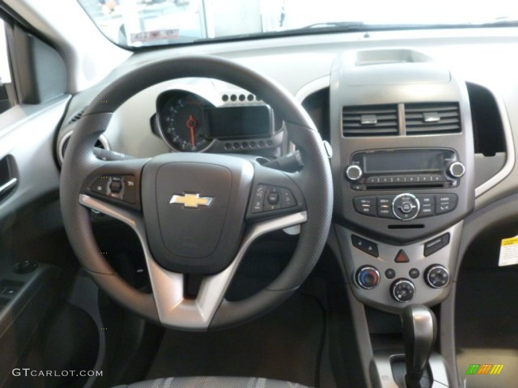 2013 Chevrolet Sonic LT Hatch Dark Pewter/Dark Titanium Dashboard Photo #71453351