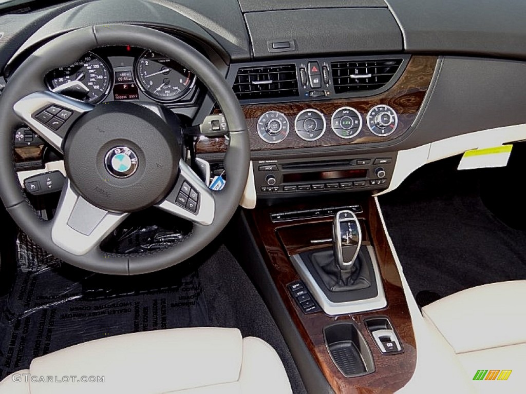2013 BMW Z4 sDrive 28i Beige Dashboard Photo #71453666
