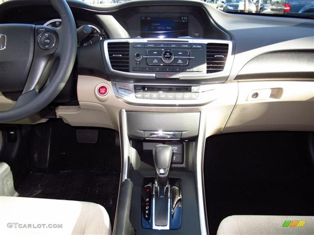 2013 Honda Accord EX Sedan Controls Photo #71454644