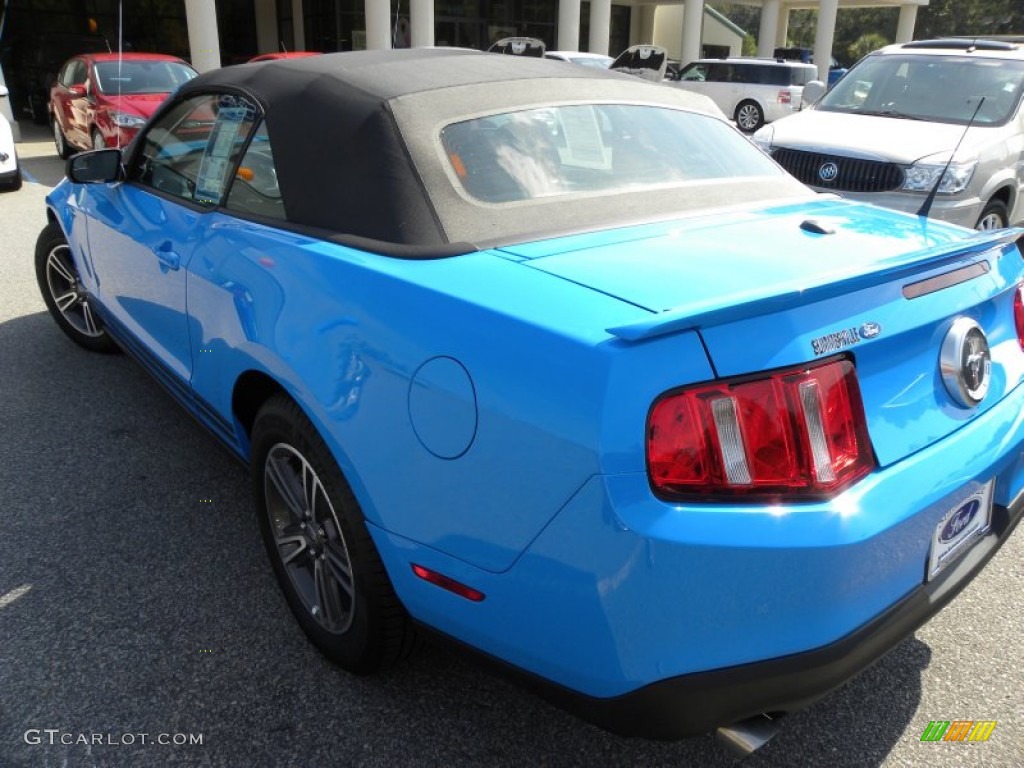 2012 Mustang V6 Premium Convertible - Grabber Blue / Charcoal Black photo #11