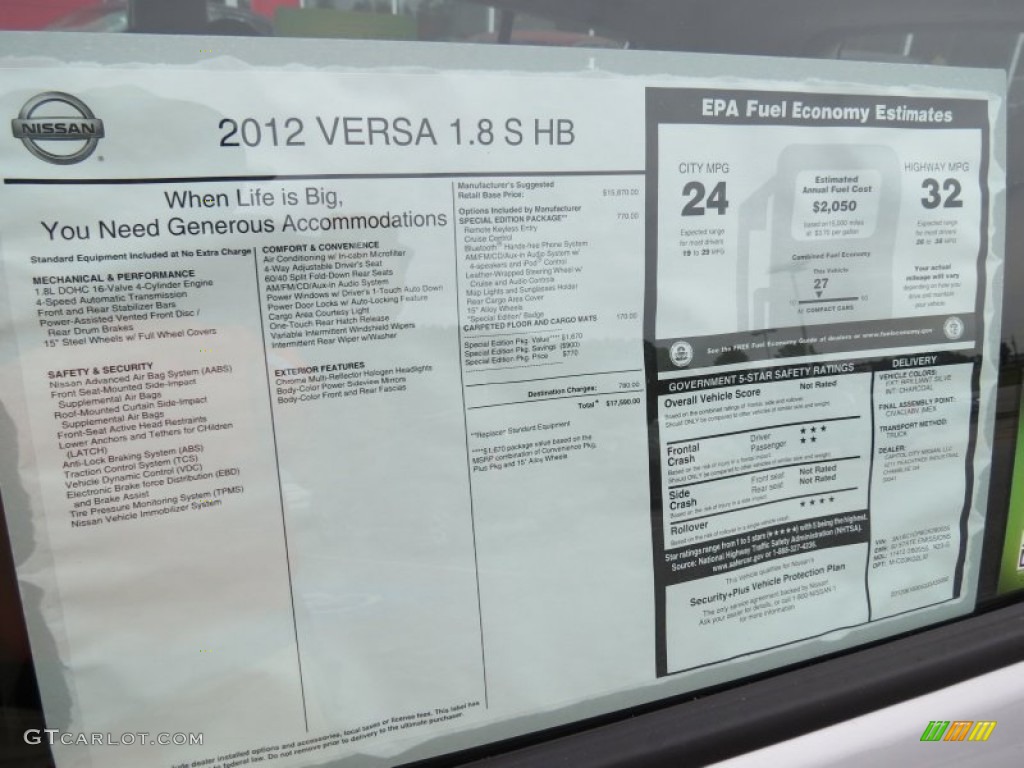 2012 Versa 1.8 S Hatchback - Brilliant Silver Metallic / Charcoal photo #12