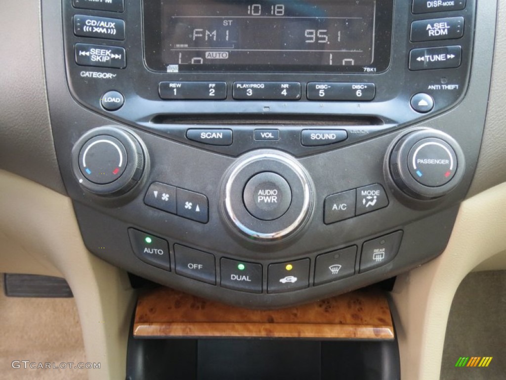 2005 Accord EX-L Sedan - Taffeta White / Ivory photo #38