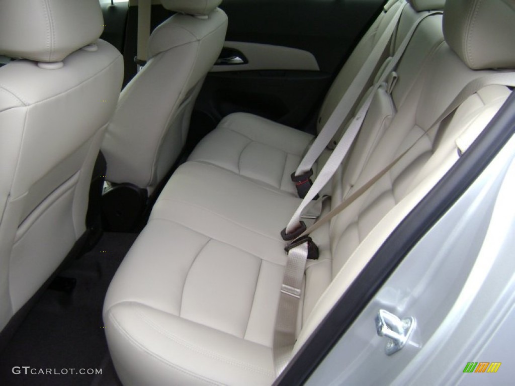 Cocoa/Light Neutral Interior 2013 Chevrolet Cruze LT Photo #71466371