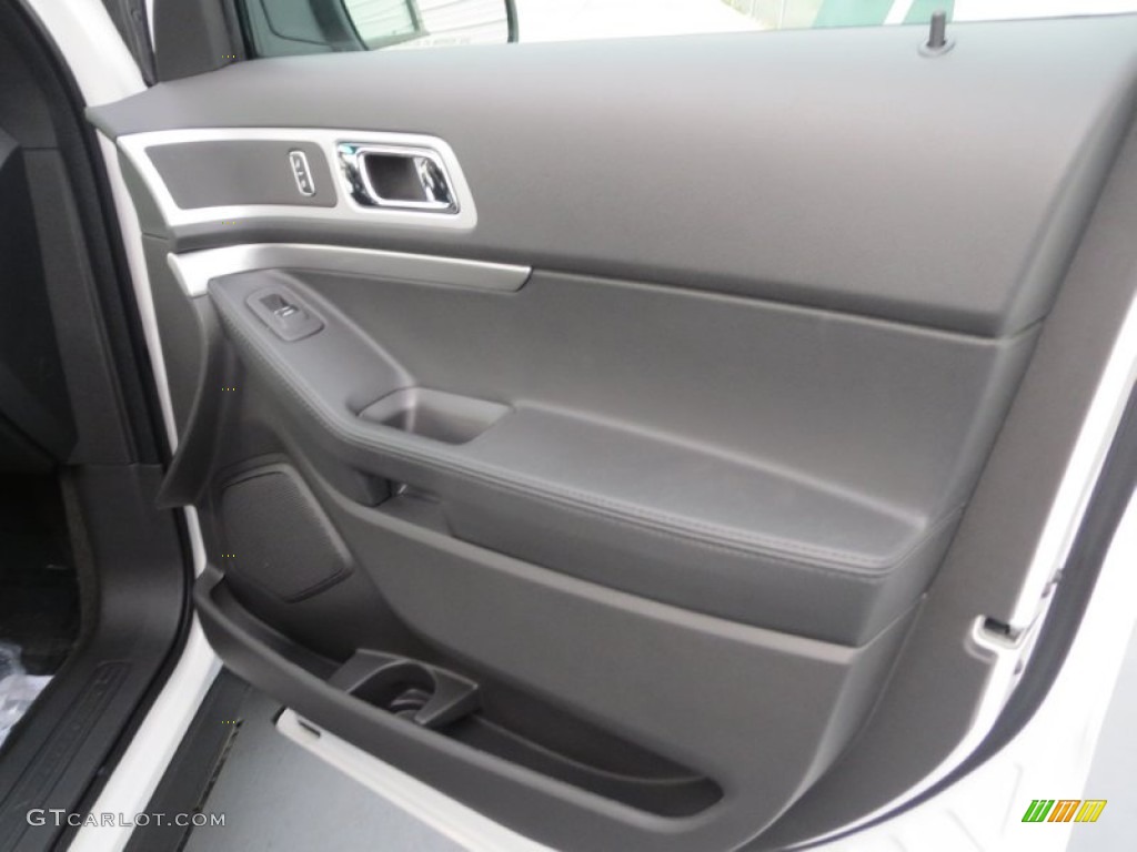 2013 Explorer XLT - White Platinum Tri-Coat / Charcoal Black photo #15