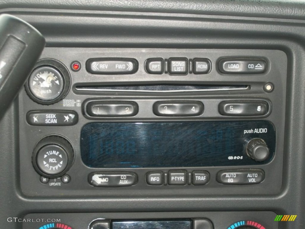 2003 Chevrolet Suburban 1500 Z71 4x4 Audio System Photo #71466836