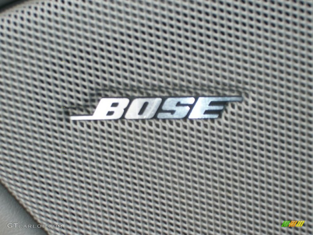 2003 Chevrolet Suburban 1500 Z71 4x4 Audio System Photo #71466902