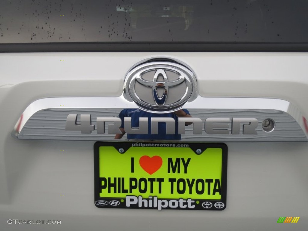 2013 4Runner SR5 - Blizzard White Pearl / Sand Beige Leather photo #13